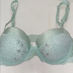 ⭐️Victoria’s 𝙎𝙚𝙘𝙧𝙚𝙩 Dream Angels Bra⭐️